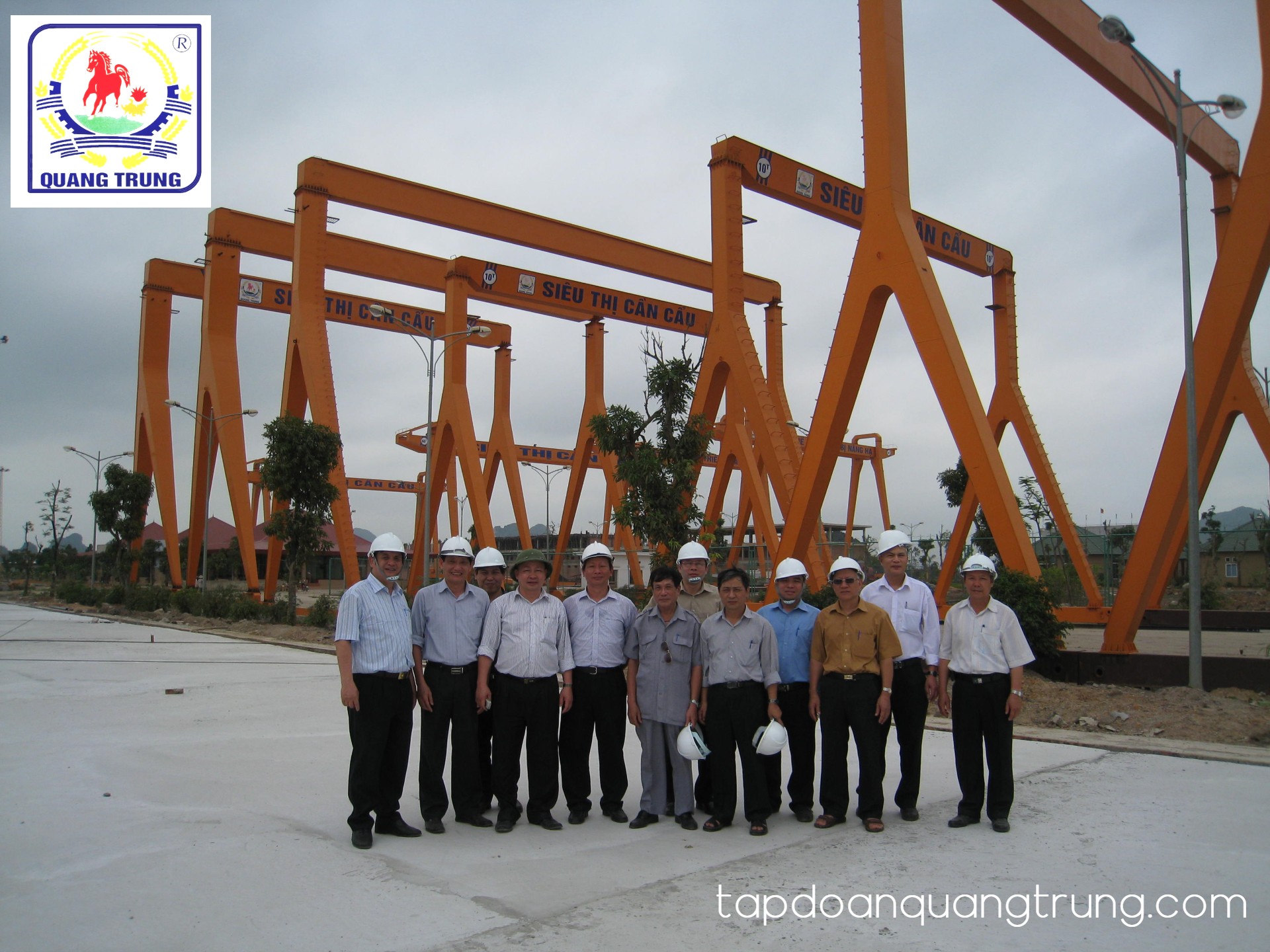 Leading in lifting equipment industry, benefiting trillions of dong for the country